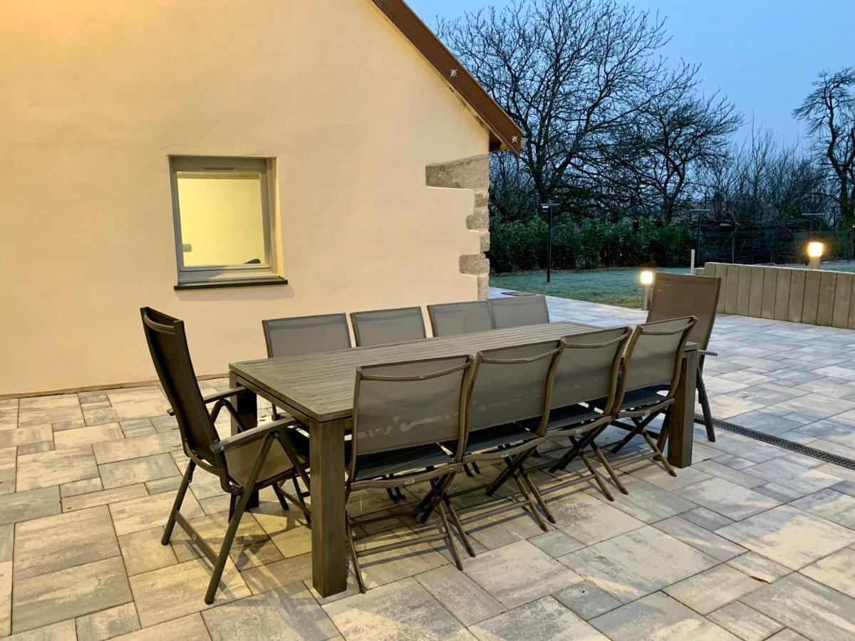 Rouvres-la-Chétive Chez La Rose Luxueuse Cottage Avec Jacuzzi מראה חיצוני תמונה