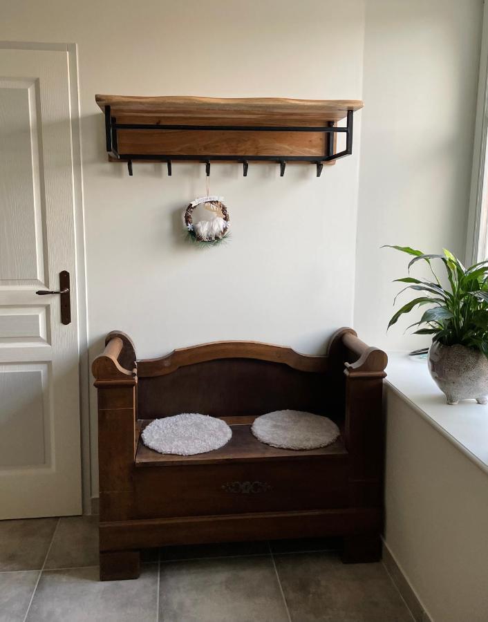 Rouvres-la-Chétive Chez La Rose Luxueuse Cottage Avec Jacuzzi מראה חיצוני תמונה