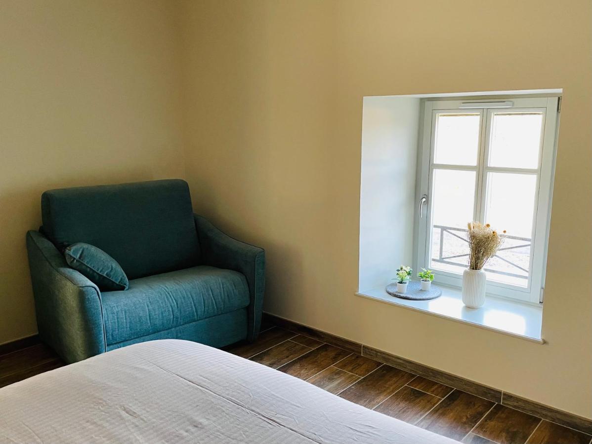 Rouvres-la-Chétive Chez La Rose Luxueuse Cottage Avec Jacuzzi מראה חיצוני תמונה