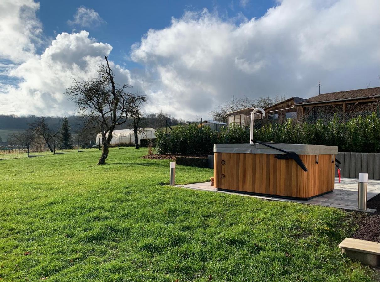Rouvres-la-Chétive Chez La Rose Luxueuse Cottage Avec Jacuzzi מראה חיצוני תמונה