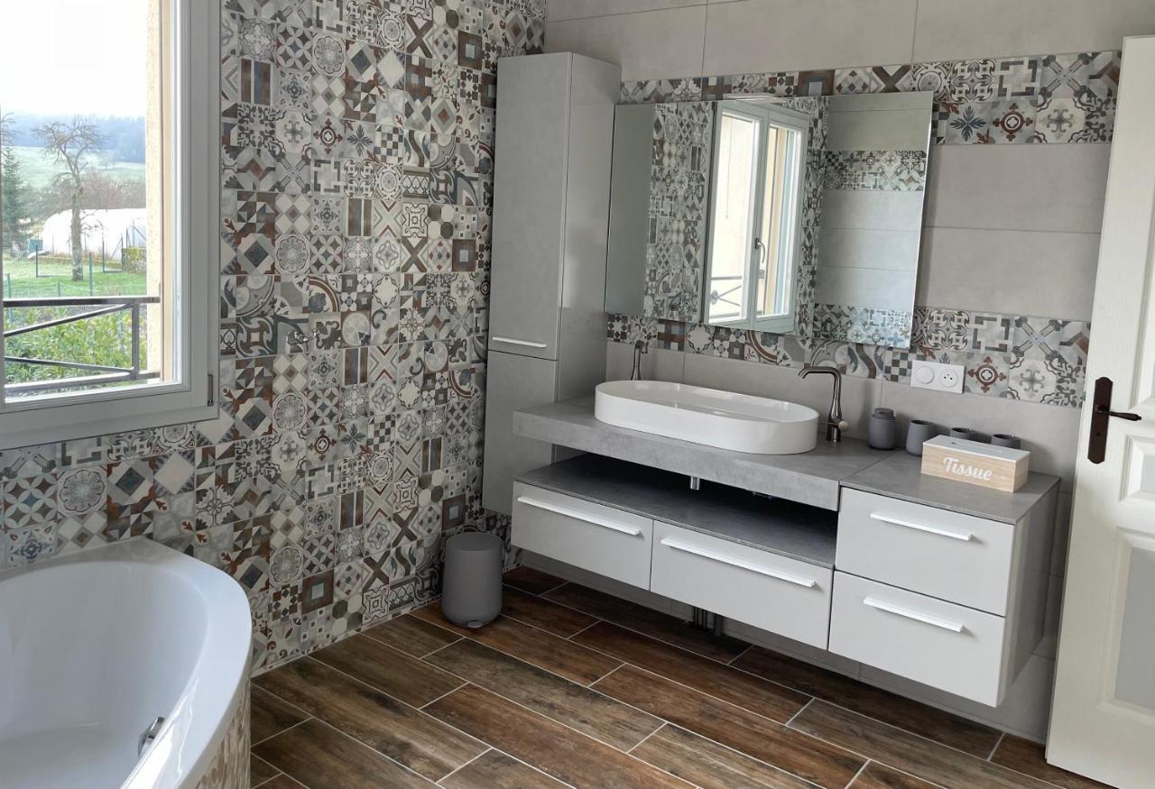 Rouvres-la-Chétive Chez La Rose Luxueuse Cottage Avec Jacuzzi מראה חיצוני תמונה