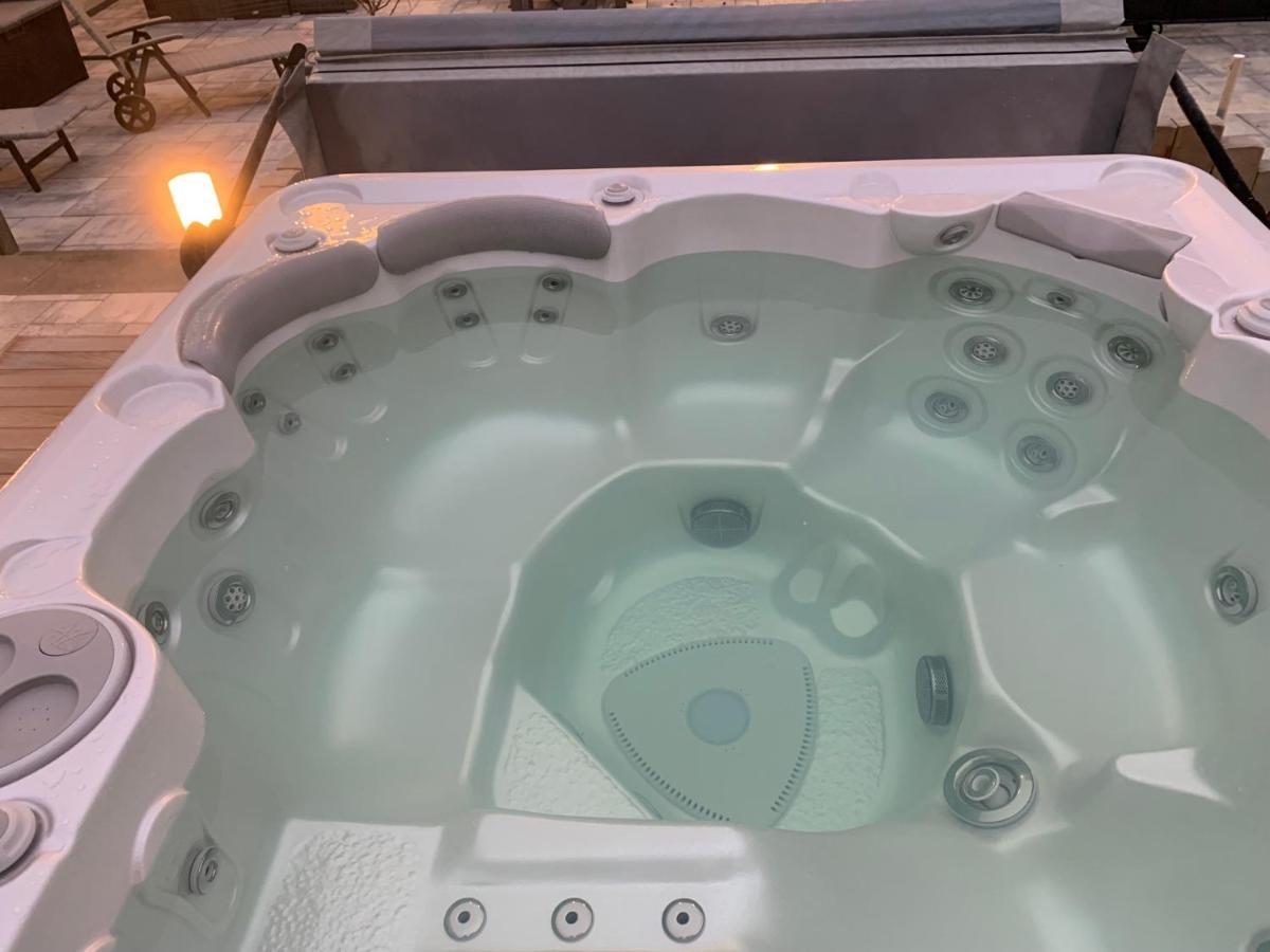 Rouvres-la-Chétive Chez La Rose Luxueuse Cottage Avec Jacuzzi מראה חיצוני תמונה